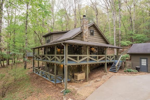 Creekside Cabin